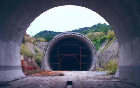 铁建工程排塘山双隧道图片