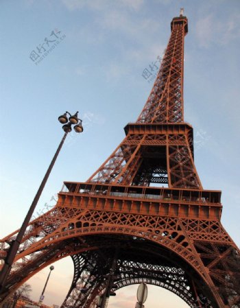 巴黎艾菲尔铁塔图片