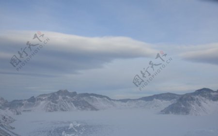 长白山天池雪景图片