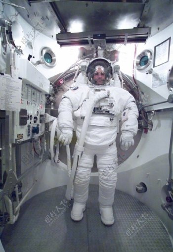 测试舱外宇航服图片