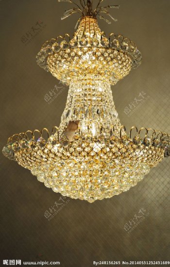 金色水晶吊灯图片