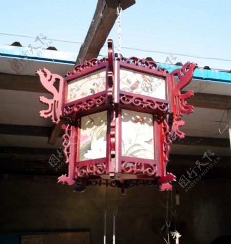 中式木艺吊灯素材图片