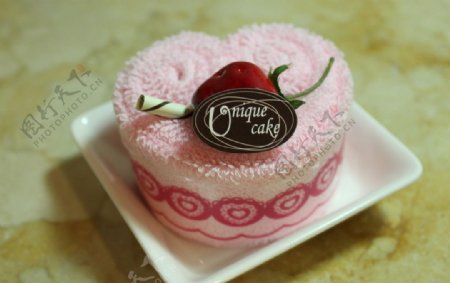 草莓口味毛巾蛋糕图片