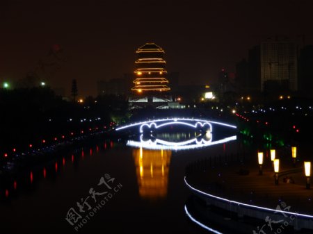 汉城湖公园夜景图片
