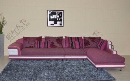 尊贵紫色布艺沙发图片
