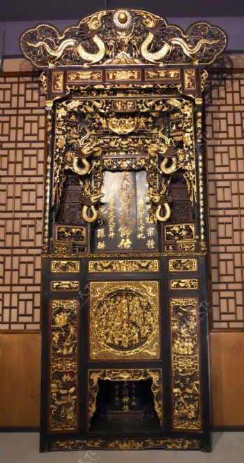 清代鎏金雕花佛龛图片