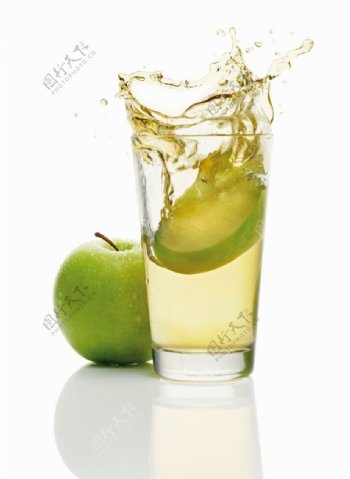 饮料与苹果图片