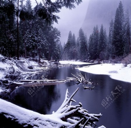 雪后河流图片