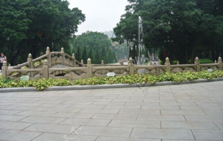 广州黄花岗公园右水柱图片