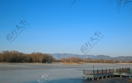 颐和园昆明湖冰面图片