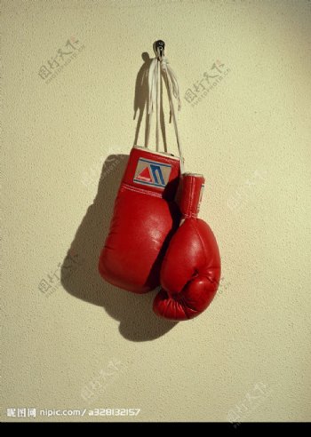 体育用品拳击手套图片