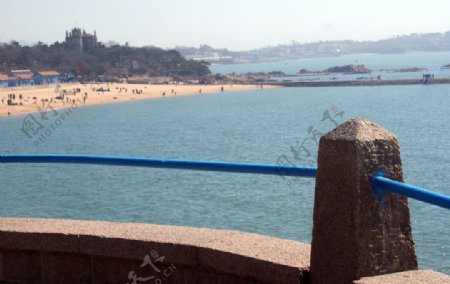 海边的护栏图片