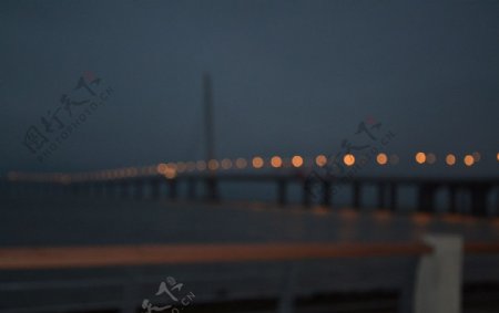 斜拉桥的迷人夜景图片