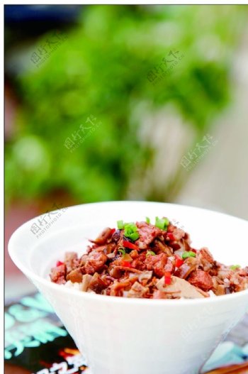 台式卤肉饭图片