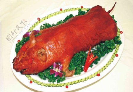 清明祭祖乳猪图片