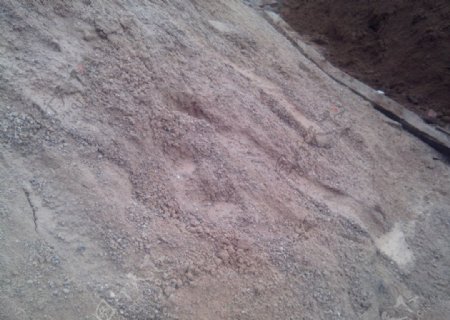 大雨过后的石粉砂图片