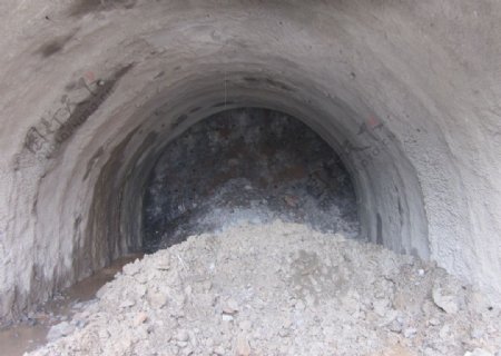 暗挖隧道施工图片