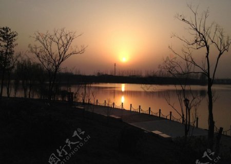 凤鸣湖夕阳图片