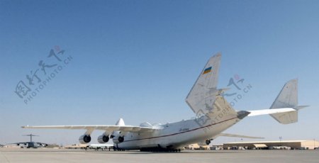 安225巨型飞机图片