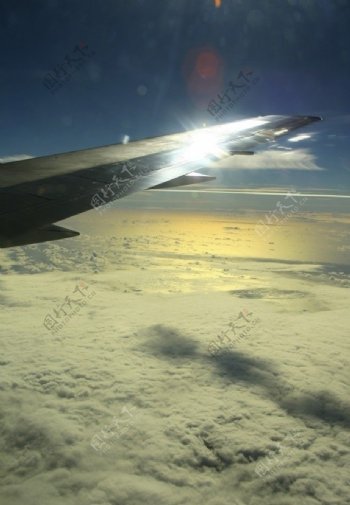 飞机航拍云层图片