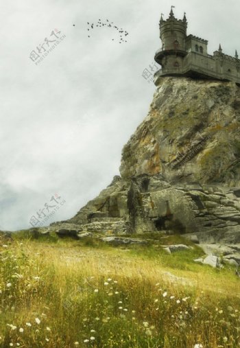 悬崖边的城堡图片