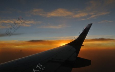 飞机上的夕阳图片