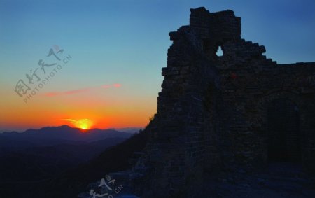 古城墙的夕阳图片
