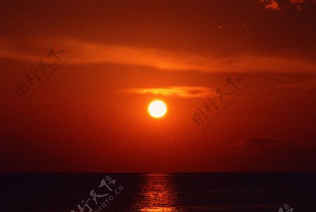 日落大海图片