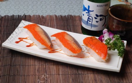 红稀零鱼寿司图片