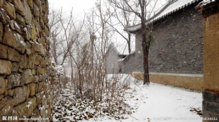 黄叶村雪景图片