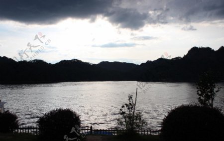 大金湖图片