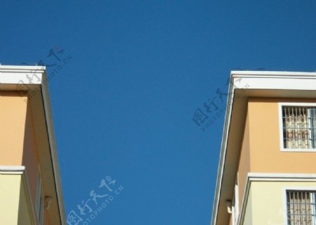 蓝天建筑屋顶图片