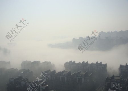 雾中的海市蜃楼图片
