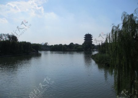 济南大明湖景色图片