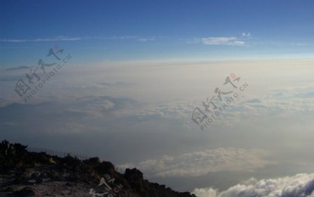 富士山风光顶峰云海图片