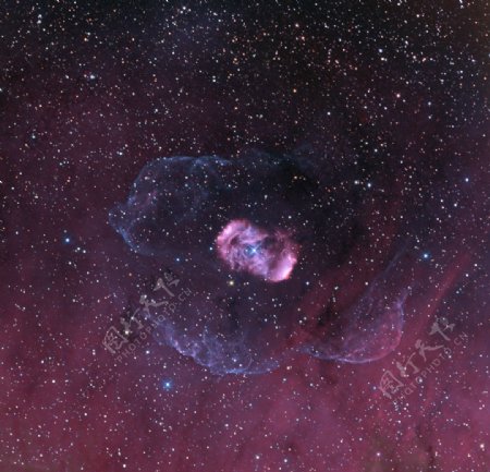 紫星星云图片