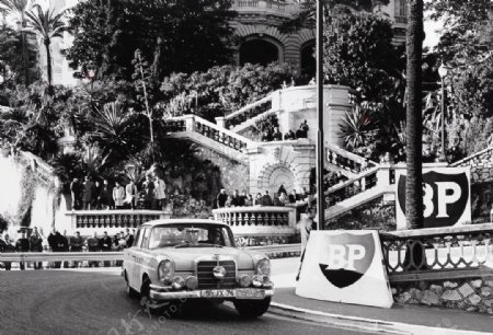 奔驰古董赛车黑白照片图片