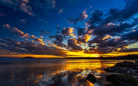 夕阳云海图片