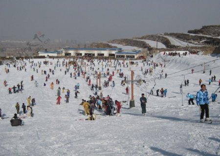 兰州兴隆山滑雪场图片