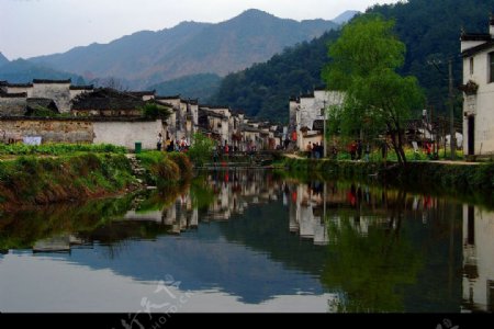 美丽的村庄图片