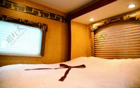 福特E450房车卧室图片