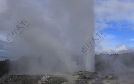 火山喷射图片