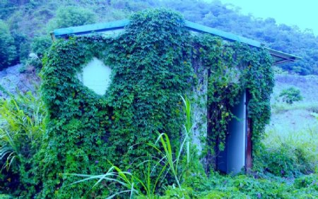 山水风景铁建遗址图片