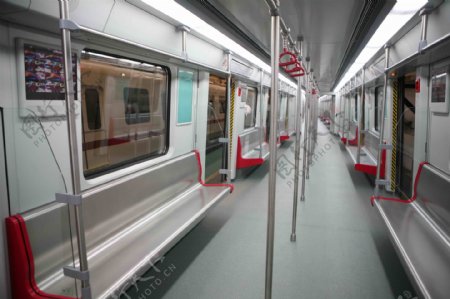 广州轻轨列车车厢内景图片