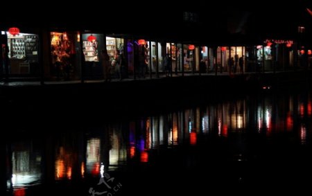 西塘夜色烟雨长廊图片