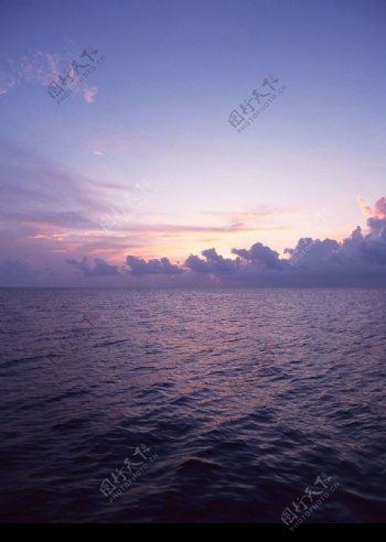 日落时的大海图片