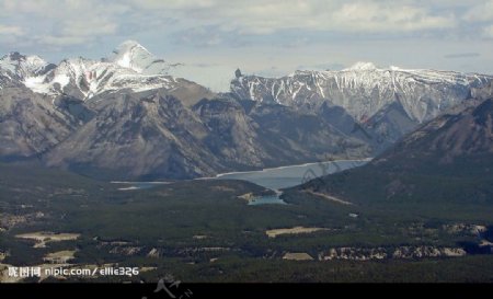 加拿大banff雪山图片