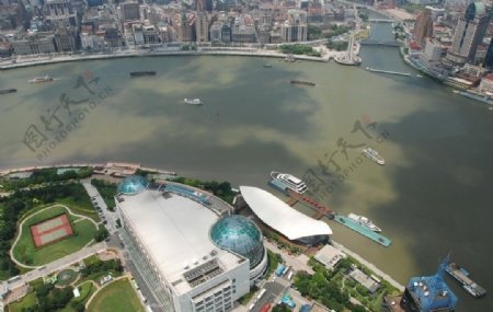 上海登高东方明珠塔俯瞰浦江两岸美景图片