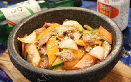 石锅牛肉饭图片