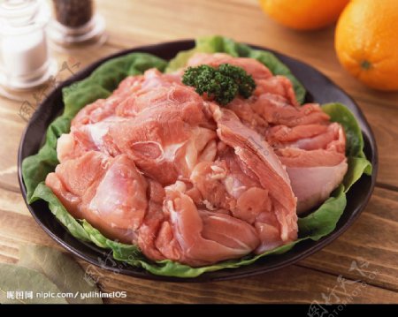 生碳烧猪肉图片